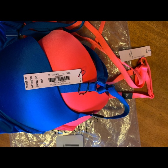 Victoria Secret Very Sexy Push-up 36C NWT 2 bras - Picture 4 of 5